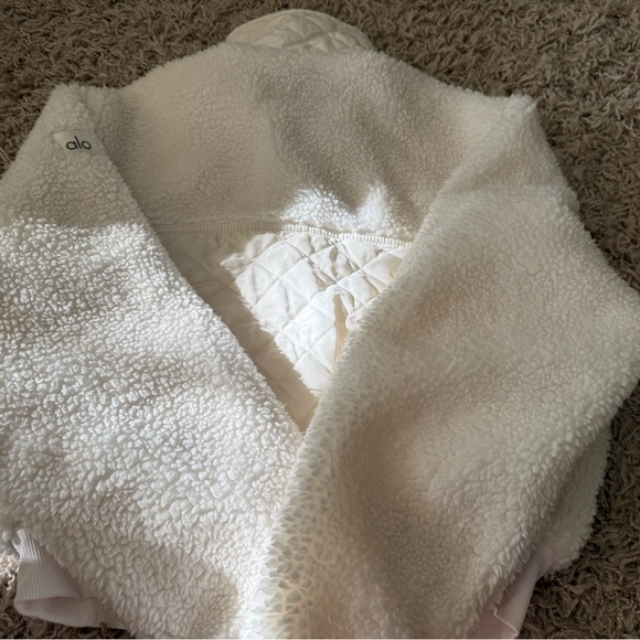 Alo Yoga Sherpa Edge Bomber Jacket size XS - Picture 4 of 7